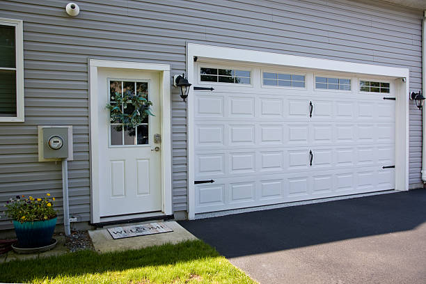 24/7 Emergency Garage Door Panel Replacement experts in Slippery Rock University, PA